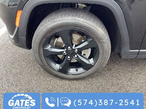 Used 2022 Jeep Grand Cherokee L Laredo AWD/4WD image 35