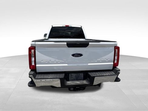 Used 2025 Ford F250 XLT w/ FX4 Off-Road Package AWD/4WD image 4