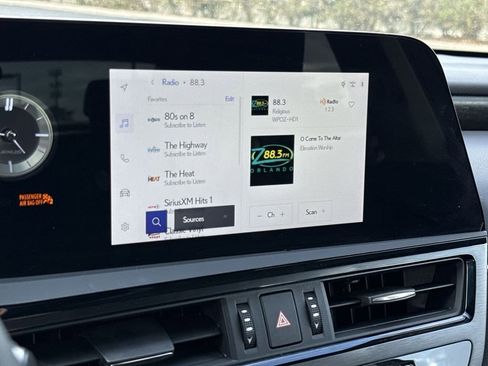 Used 2025 Lexus ES 350 350 w/ Premium Package image 23