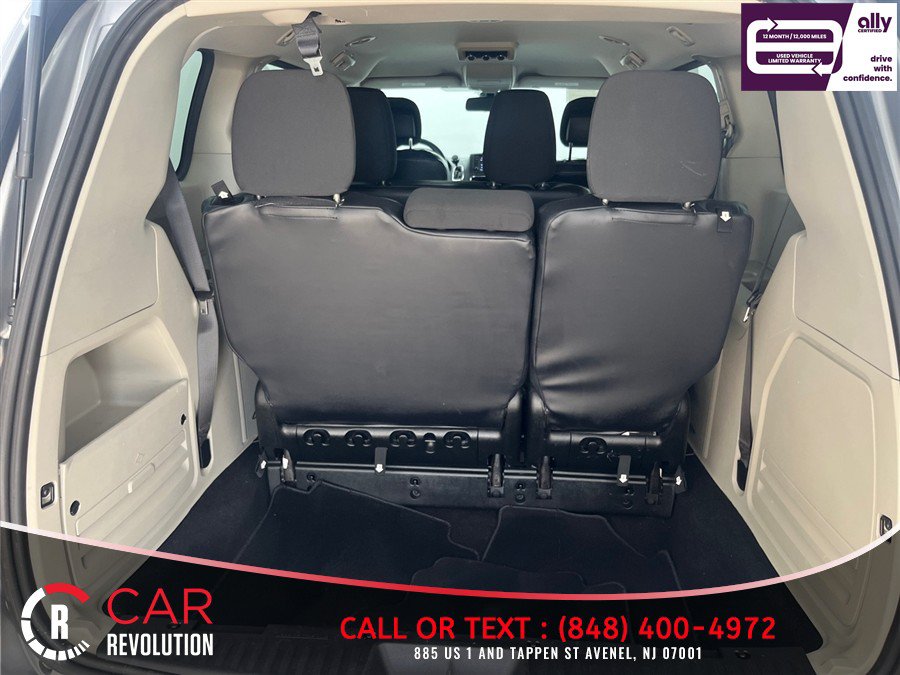 Used 2019 Dodge Grand Caravan SE FWD image 24