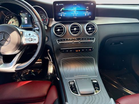 Used 2021 Mercedes-Benz GLC 300 image 18