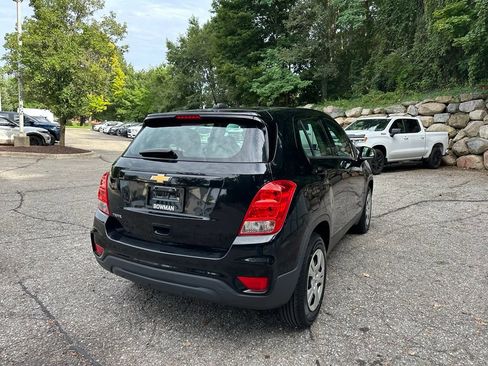 Used 2017 Chevrolet Trax LS FWD image 5