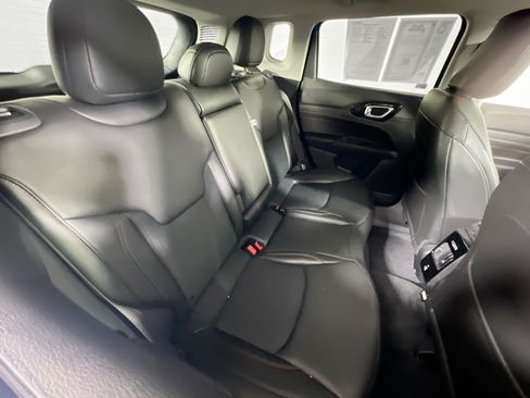 Used 2022 Jeep Compass Trailhawk w/ Trailhawk Convenience Group AWD/4WD image 24