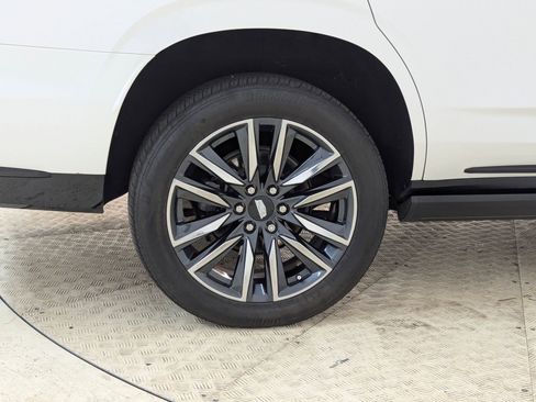 Certified 2022 Cadillac Escalade Sport Platinum w/ Heavy-Duty Trailer Package image 12