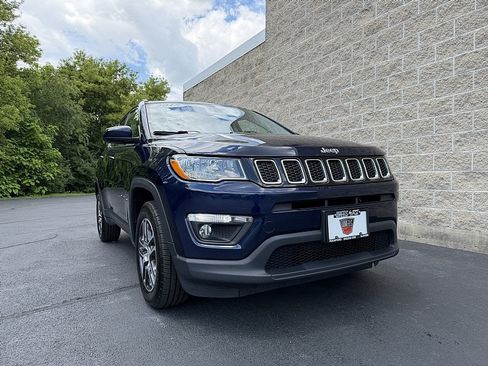 Used 2018 Jeep Compass Latitude w/ Popular Equipment Group AWD/4WD image 1