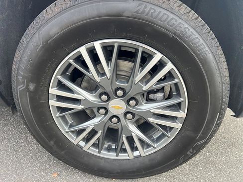 Used 2024 Chevrolet Traverse LT image 10