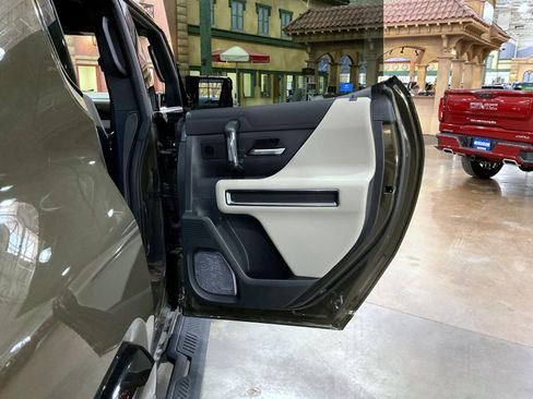 New 2026 GMC Hummer EV SUV AWD/4WD image 17