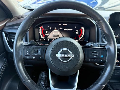 Used 2023 Nissan Rogue Platinum image 32