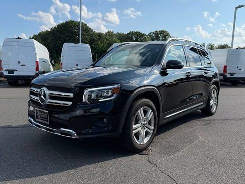 Used 2023 Mercedes-Benz GLB 250 4MATIC image 3