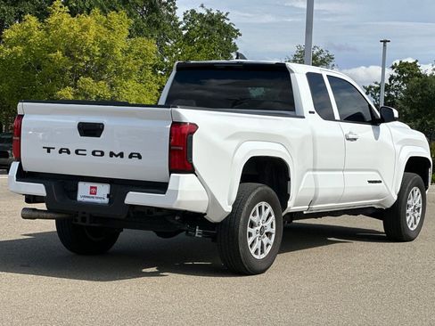 Used 2025 Toyota Tacoma SR5 RWD image 4