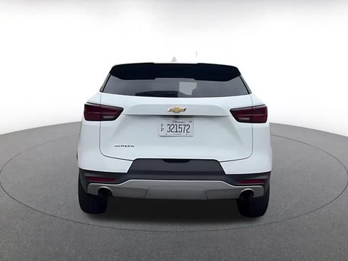 Used 2025 Chevrolet Blazer LT FWD image 11