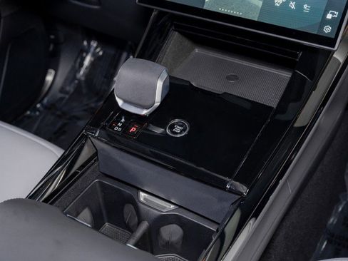 Used 2025 Land Rover Range Rover Sport Dynamic SE image 19