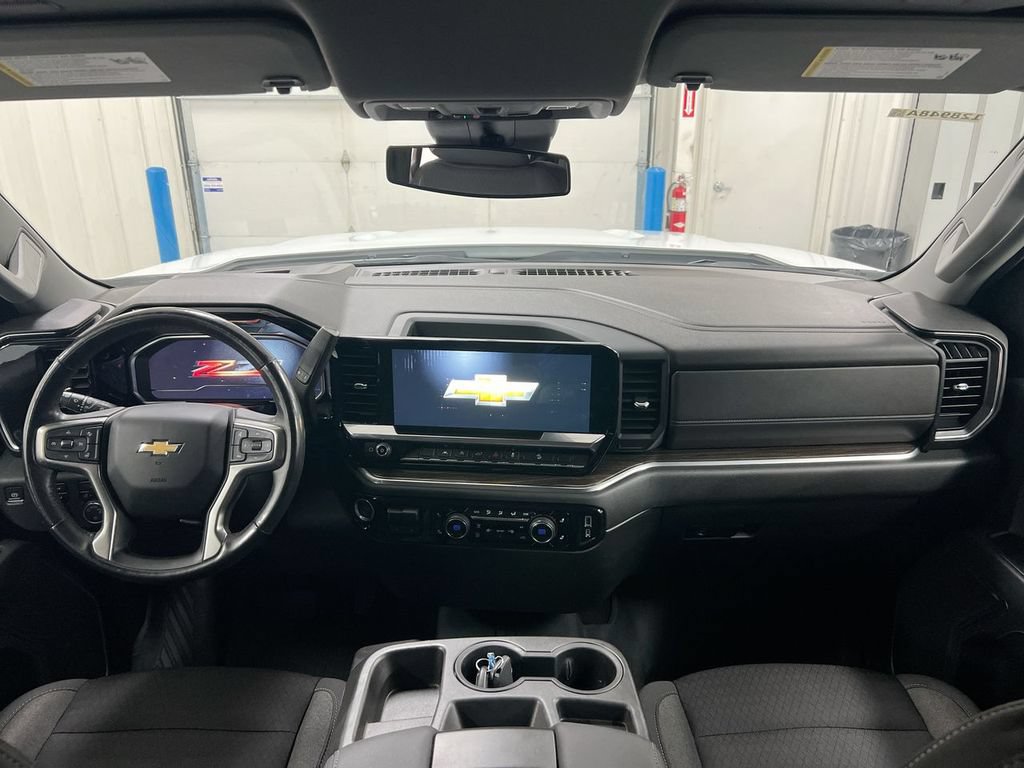 Used 2022 Chevrolet Silverado 1500 LT AWD/4WD image 10