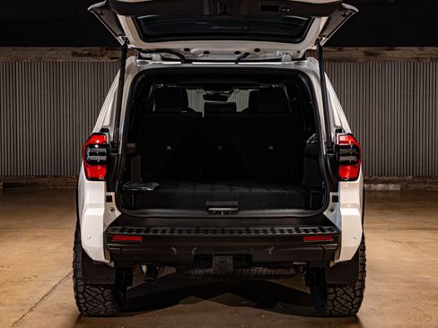 Used 2025 Toyota 4Runner TRD Off-Road image 9