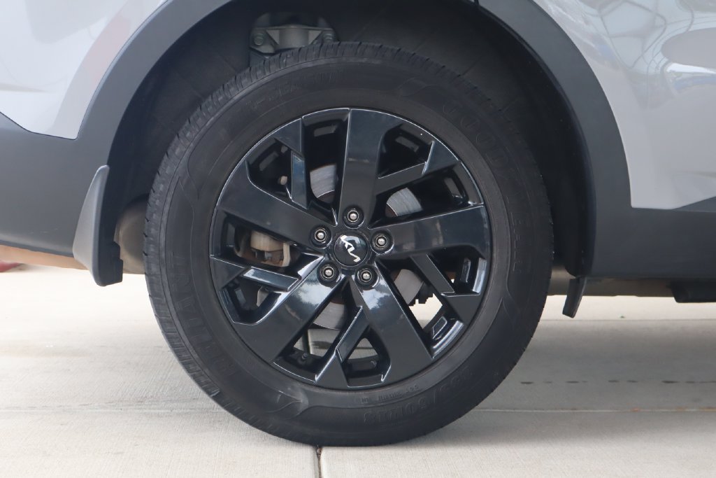 Used 2022 Kia Sorento S w/ Panoramic Sunroof Package AWD/4WD image 12