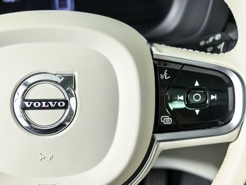 Used 2023 Volvo XC60 B5 Plus w/ Climate Package FWD image 13
