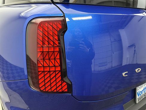 Used 2025 MINI Cooper Countryman S w/ Comfort Package Max image 19