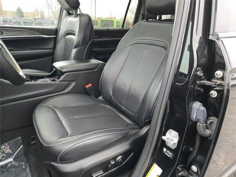 Used 2021 Jeep Grand Cherokee L Limited w/ Luxury Tech Group II image 29