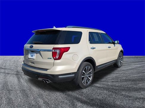 Used 2018 Ford Explorer Platinum image 4