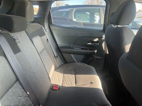 Used 2025 Nissan Kicks SV image 10