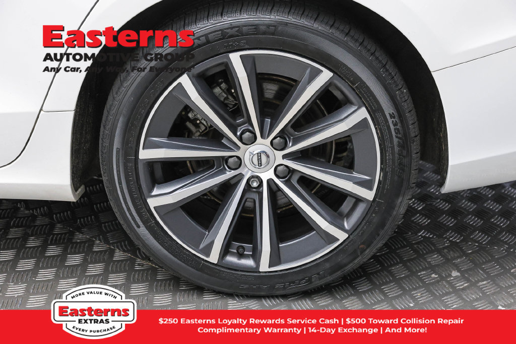 Used 2022 Volvo S60 B5 Inscription FWD image 9