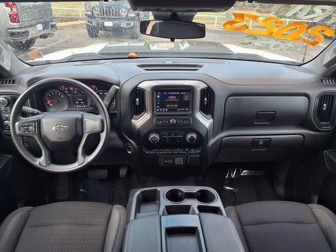 Used 2023 Chevrolet Silverado 1500 Custom Trail Boss w/ LPO, Dark Essentials Package image 3