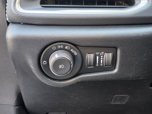 New 2026 Chrysler Pacifica Limited image 14