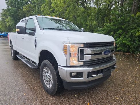 Used 2019 Ford F250 XLT w/ XLT Premium Package AWD/4WD image 1