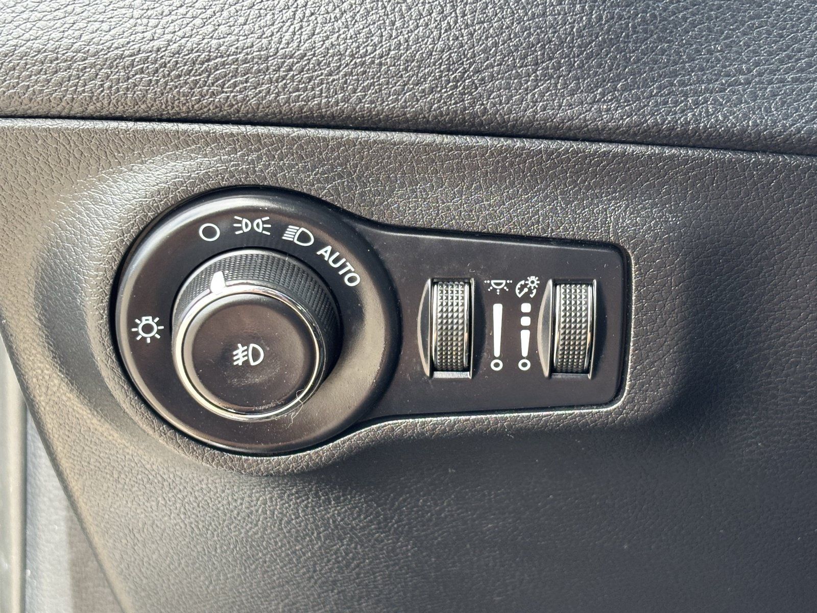Used 2021 Jeep Compass Limited AWD/4WD image 32