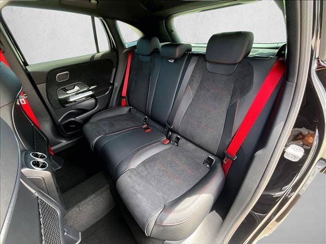 New 2026 Mercedes-Benz GLA 35 AMG 4MATIC image 12