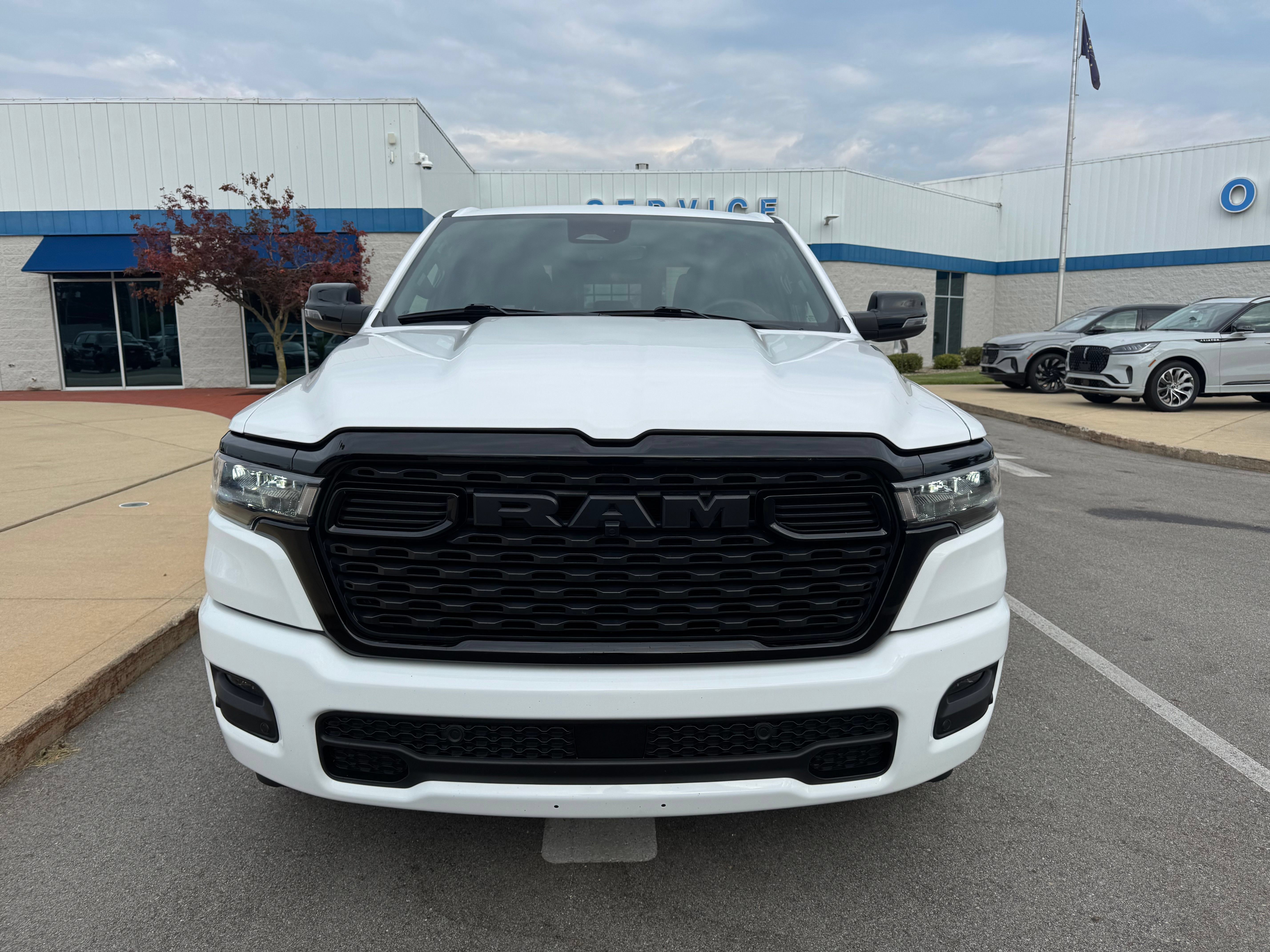 Used 2025 RAM 1500 Big Horn AWD/4WD image 2