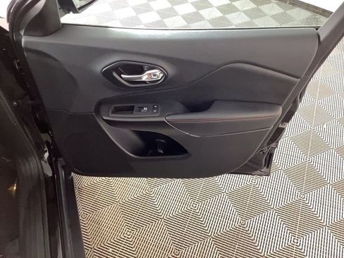 Used 2022 Jeep Cherokee Trailhawk w/ Trailer Tow Group image 9