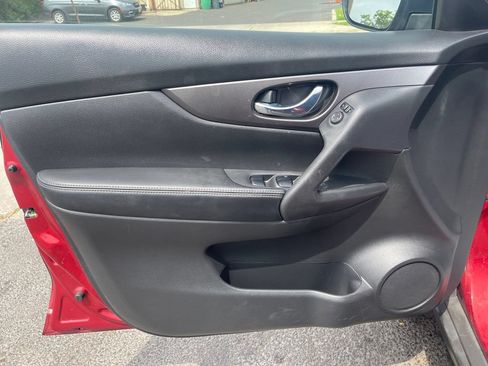 Used 2016 Nissan Rogue S AWD/4WD image 13