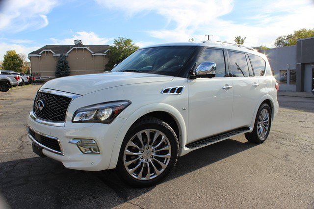Used 2017 INFINITI QX80 4WD w/ Deluxe Technology Package image 1