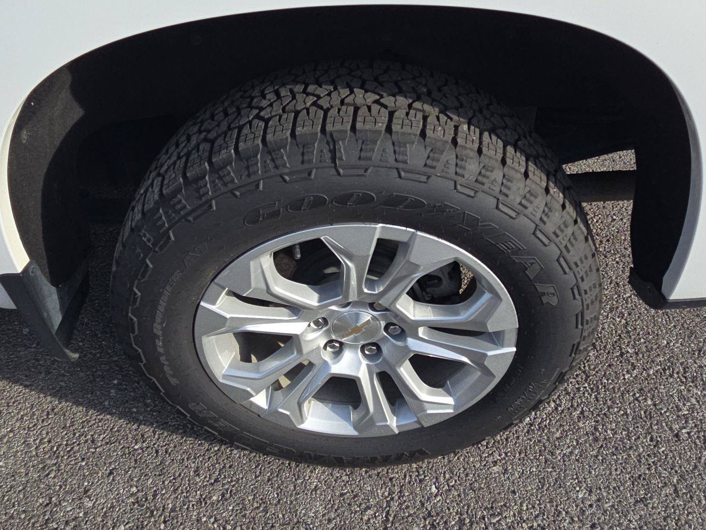 Used 2024 Chevrolet Silverado 1500 LTZ w/ LTZ Premium Package AWD/4WD image 11