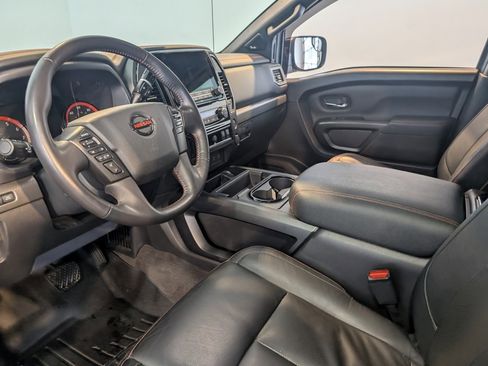 Used 2021 Nissan Titan PRO-4X w/ Pro-4x Convenience Package image 13