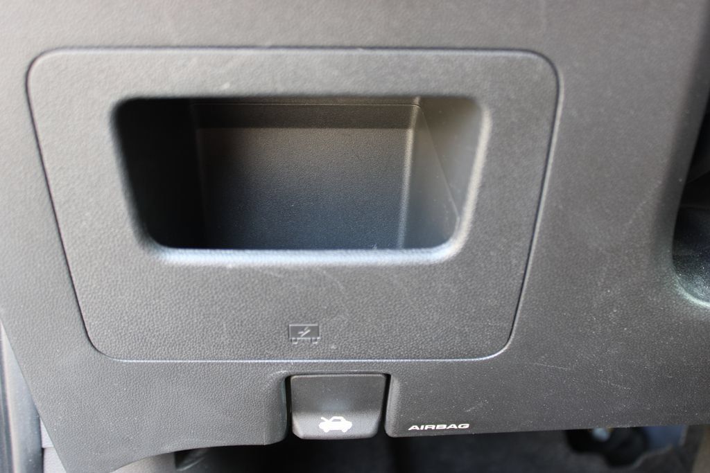 Used 2021 Chevrolet TrailBlazer LT w/ Convenience Package FWD image 13