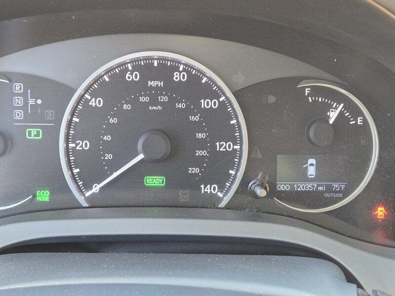 Used 2013 Lexus CT 200h w/ Premium Pkg w/Navigation FWD image 24