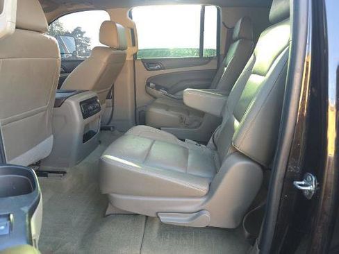 Used 2018 Chevrolet Suburban LT AWD/4WD image 16