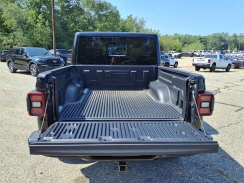 Used 2023 Jeep Gladiator Overland image 5