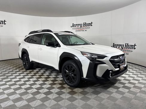 Used 2024 Subaru Outback Onyx Edition AWD/4WD image 4