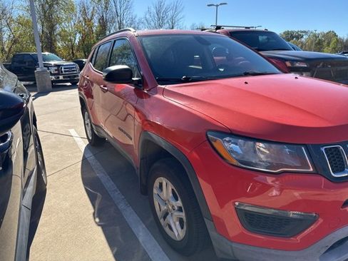 Used 2018 Jeep Compass Sport w/ Tech Group image 2