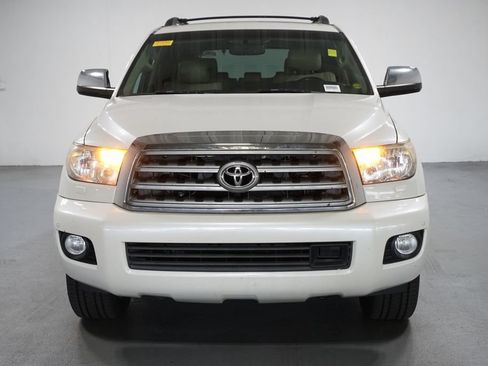 Used 2010 Toyota Sequoia Platinum RWD image 2