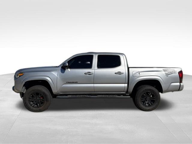 Used 2020 Toyota Tacoma SR AWD/4WD image 6