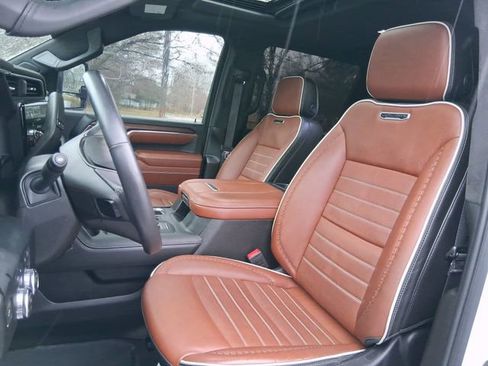 Used 2024 GMC Sierra 3500 Denali Ultimate image 11