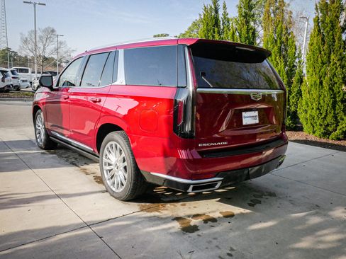 Used 2022 Cadillac Escalade Premium Luxury image 9