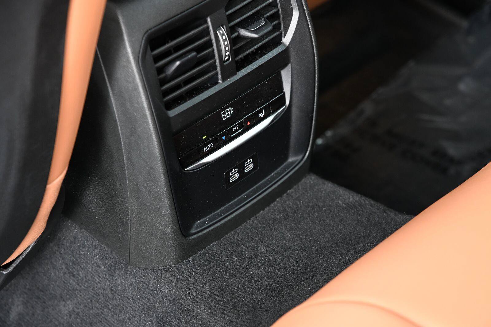 Used 2024 BMW 330i xDrive Sedan w/ M Sport Package AWD/4WD image 19