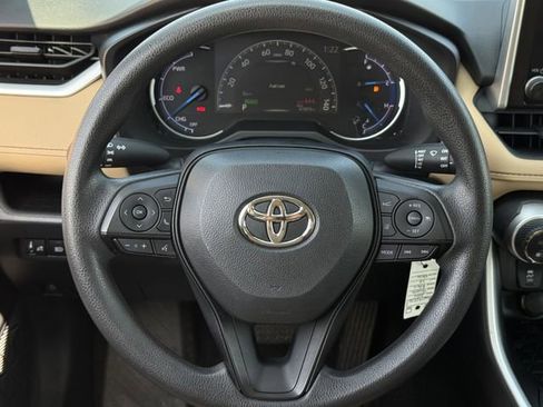 Used 2024 Toyota RAV4 LE image 13