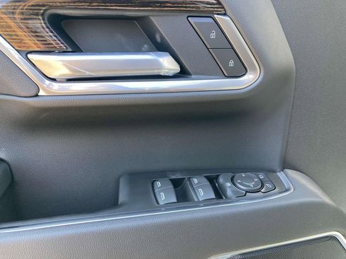New 2026 GMC Sierra 1500 SLE w/ Preferred Package image 15