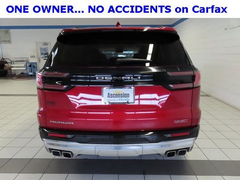 Used 2024 GMC Acadia Denali image 13